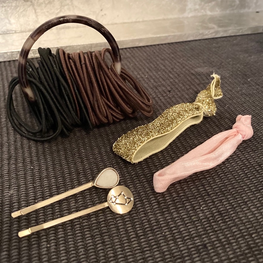 NWOT SAGITTARIUS HAIR BUNDLE